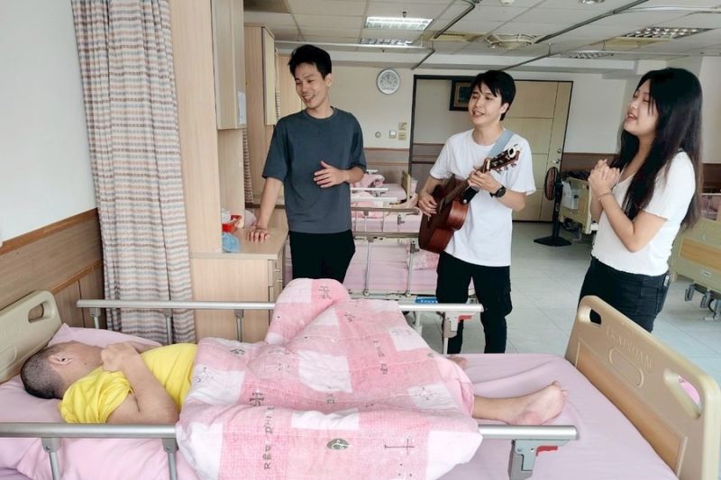 【讓長輩們發出燦笑的關懷行動 】